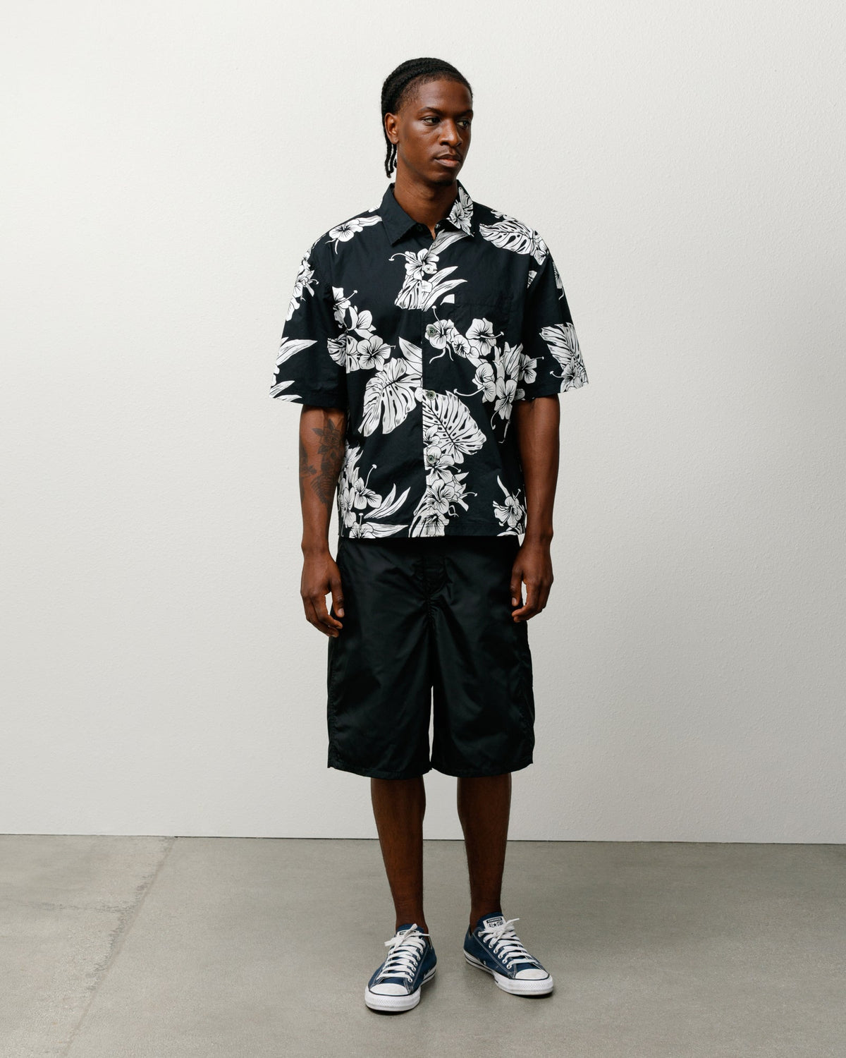 PANELED BOARD SHORT - Black